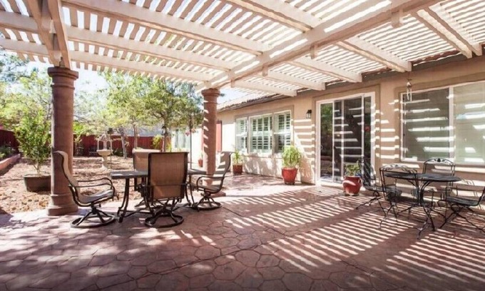 Temecula House | Quality Comfortable Place Near Temecula Wineries and Hot Air Balloon Rides