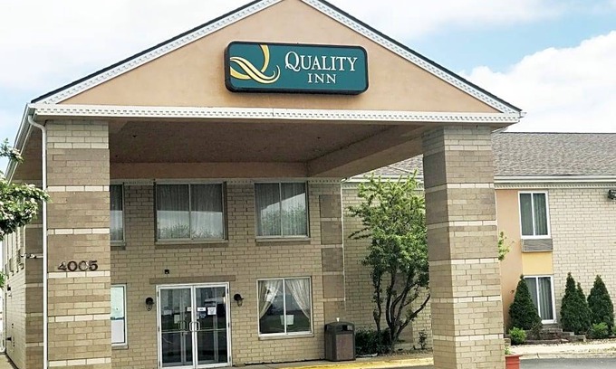 Fox Valley Hotel | Quality Inn Aurora - Naperville Area