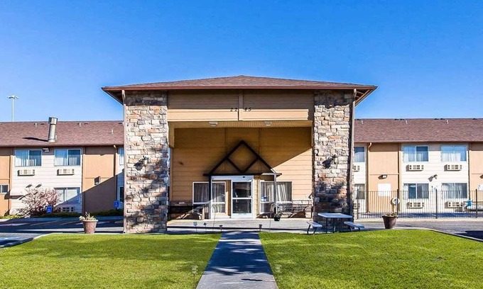 Cheyenne Hotel | Quality Inn Cheyenne I-25 South