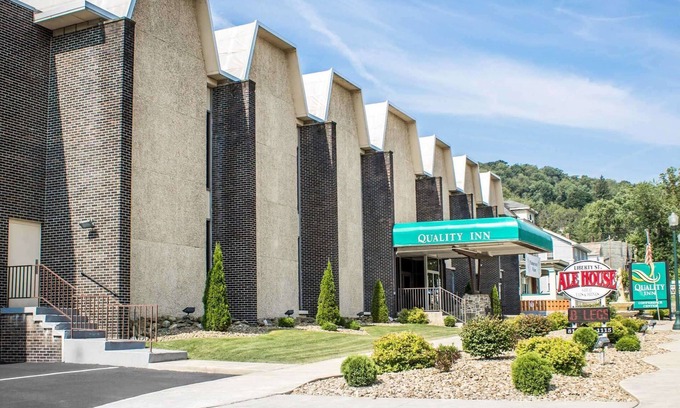 Franklin Hotel | Quality Inn & Conference Center Franklin Downtown