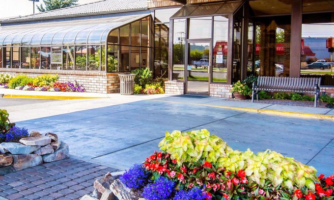 North Spokane Hotel | Quality Inn Oakwood