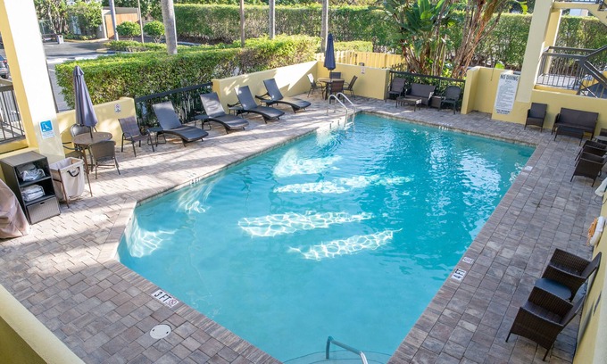 West Palm Beach Hotel | Quality Inn Palm Beach International Airport