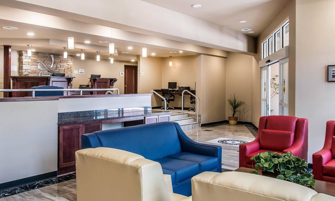 Houghton Hotel | Quality Inn & Suites Houghton Downtown