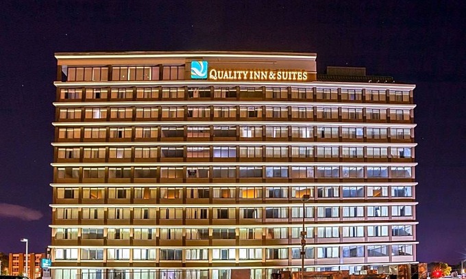 Queensgate Hotel | Quality Inn & Suites Cincinnati Downtown