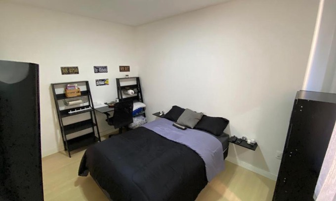 Andorinha House | Quarto Suíte em apto compartilhado com anfitrião Mandi a 250m do Mar
