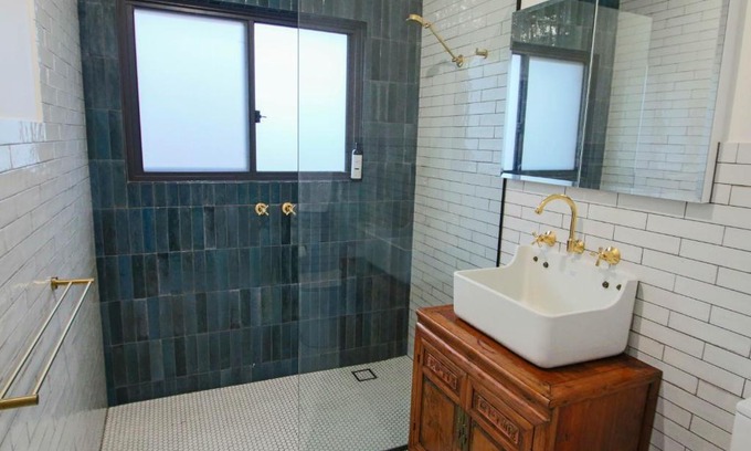 Albury Apartment | Queen on Randle