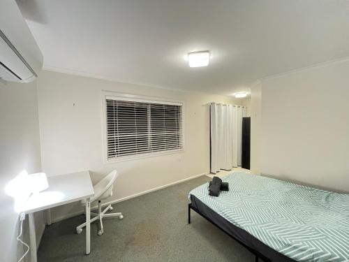 Rydalmere House | Queen Room in Two Story House - R8