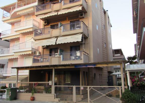 Olymbiaki Akti Apartment | QUEEN ZOE