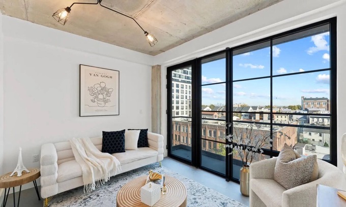 North Ironbound Apartment | Quick NYC Commute, Onsite Gym & Spa