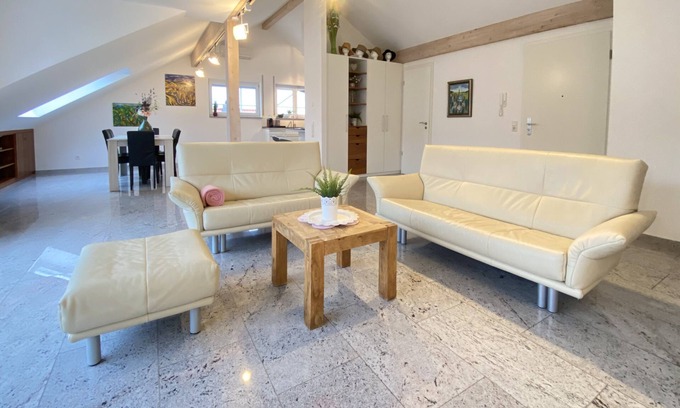 Boeblingen Apartment | Quiet 4.5 room app. for 4, close to the center, garage