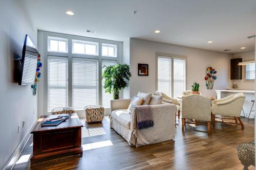 Nashville House | Quiet Condo - Prime Locale within mins to DT
