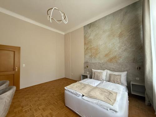 Meidling Hotel | Quiet location near Schönbrunn, 1 min to U6 Niederhofstraße