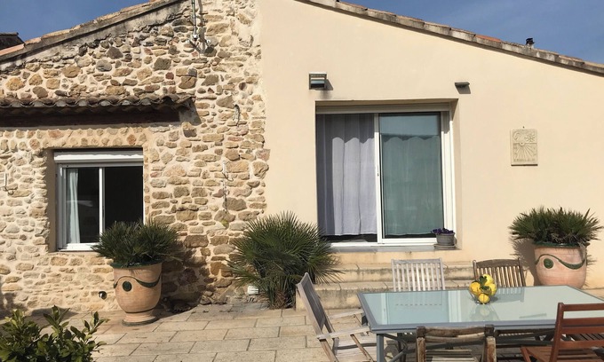 Sarrians House | Quiet Mazet nestled in a private cul-de-sac south-facing terrace air-conditioned living room