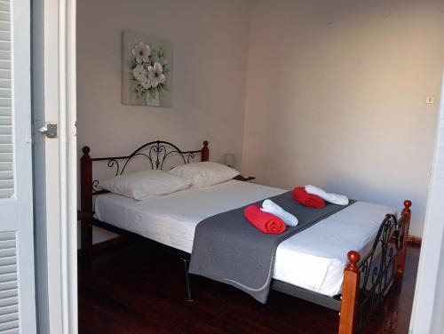 Athens House | Quiet private room in a dormitory 5' from metro