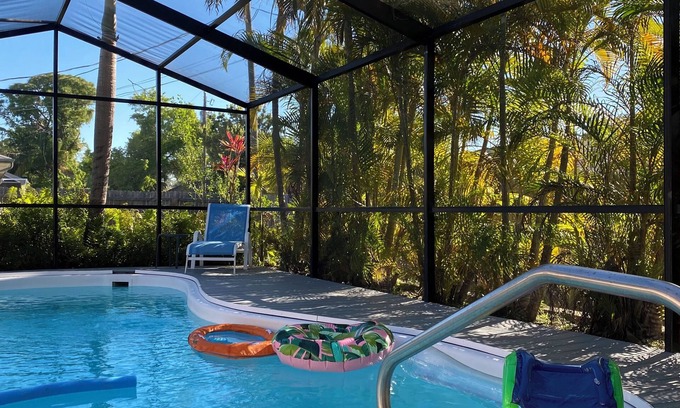 South Venice House | Quiet Venice home, HEATED private pool, 10 minutes from Venice Beach & downtown!
