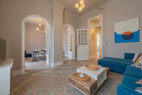Ville Nouvelle Apartment | Quiet, volumes and light in downtown Tunis