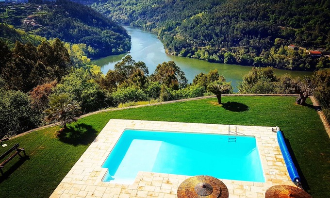 Cinfaes Villa | Quinta das Tílias Douro Valley/100% Privacy/Rio Douro/Free WiFi/10Adult