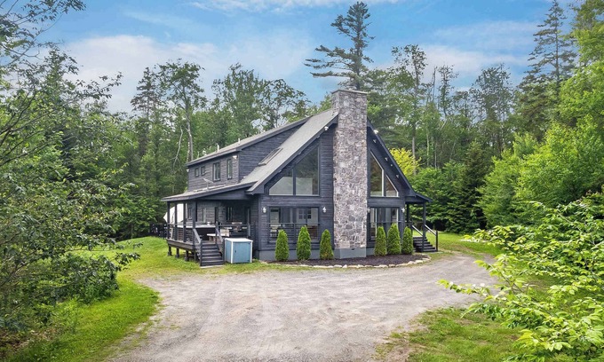 Becket House | Quintessential 6-BR Berkshires Lodge