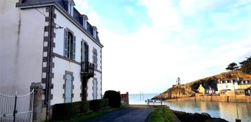 Pleneuf-Val-Andre Villa | Résidence 619-pleneuf Val Andre - Grande villa de 140m², avec vue splendide sur le port de Dahouët. MAE-6694