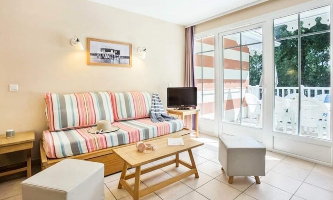 Soulac-sur-Mer Apartment | Résidence Pierre & Vacances Les Dunes du Médoc*** - Apartment for 6 people - 1 bedroom + 1 sleeping area - Terrace or balcony