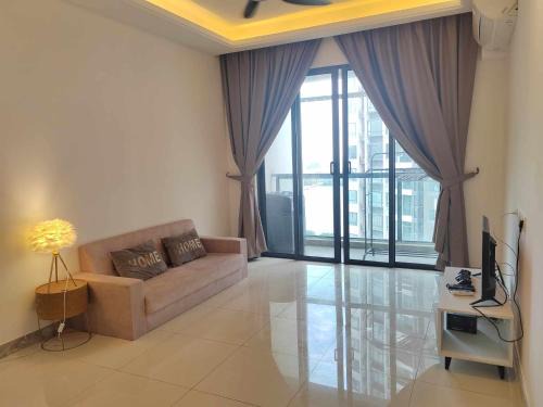 Central District Apartment | R&F Princess Cove - JB Causeway - Sauna - Netflix - Hotel Like Facilities