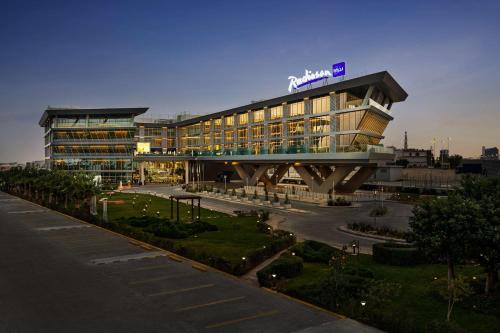 Riyadh Hotel | Radisson Blu Hotel Riyadh Convention and Exhibition Center