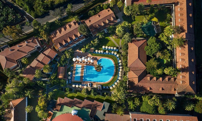 Puerto de la Cruz Hotel | Radisson Resort & Residences Tenerife - Adults Only