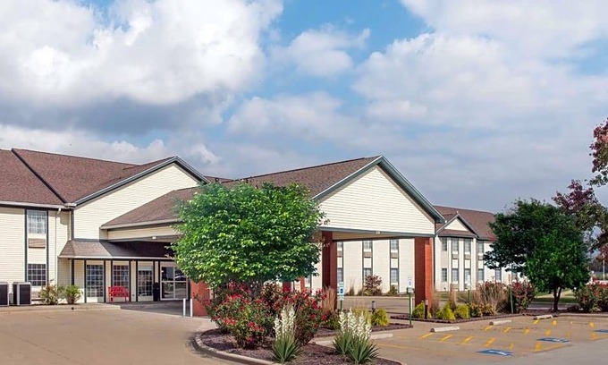 Springfield Hotel | Ramada by Wyndham Springfield North