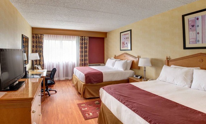 Osbornsville Hotel | Ramada by Wyndham Toms River