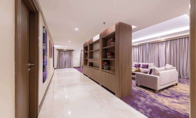 Palestine Street Hotel | Ramada by Wyndham Continental Jeddah