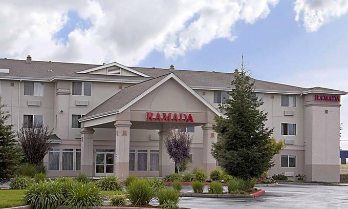 Redding Hotel | Ramada Limited Redding
