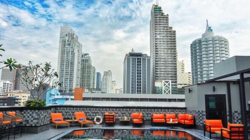 Nana Hotel | Ramada Sukhumvit Soi Eleven