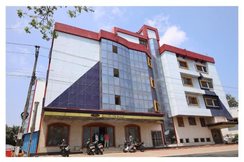 Thirunallar Hotel | RAMYA REGENCY