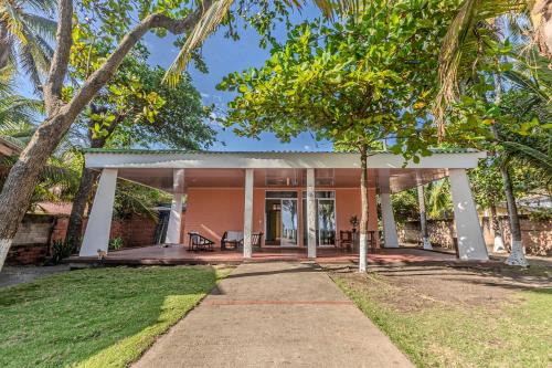 Acajutla House | Rancho Cantamar - Metalio