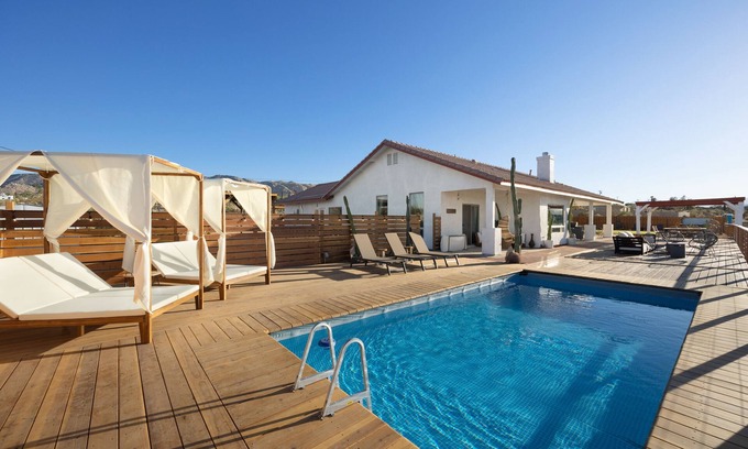 Joshua Tree House | 🌟🌵 Rancho Nopales JT - Pool, Hot Tub, Hammocks, Fast Wifi + Views! 🌵🌟