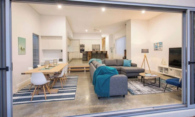 Dunsborough House | Rangeview Retreat Old Dunsborough