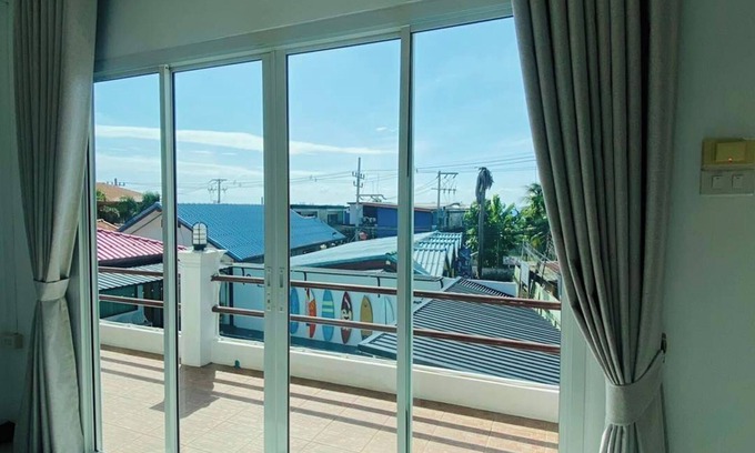 Koh Lan Hotel | Rateesumalee pool view KoLarn