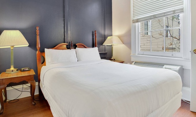 Treme Hotel | Rathbone Mansions - Two Queen Suite