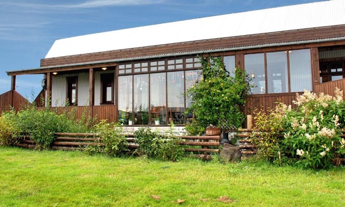 Keflavik Bed & Breakfast | Raven's Bed
