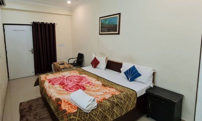 Greater Noida House | RCS Residency And Guest House