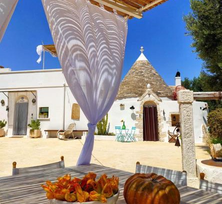 Fasano Villa | RebeaTrulliHome with Pool Fasano