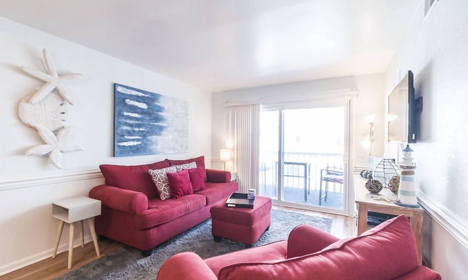 Crescent Beach Condo | Recently Renovated Ocean view condo, small complex + Free Attraction Tickets!