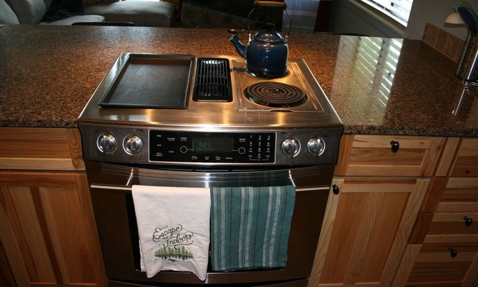 Fraser Condo | Recently Renovated- Perfect for a Family Getaway!