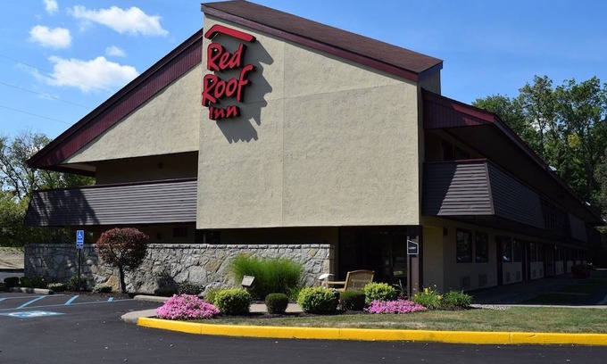 Utica Hotel | Red Roof Inn Utica