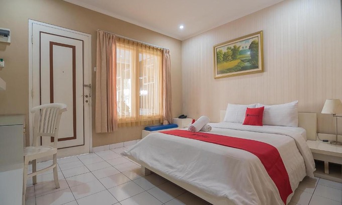 Bandung Hotel | RedDoorz at Amellia Pasteur Bandung