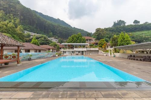 Ciloto Hotel | RedDoorz at Cisarua Puncak Bogor