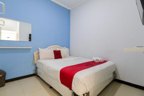Java Hotel | RedDoorz @ Garden Boulevard Citra Raya Tangerang