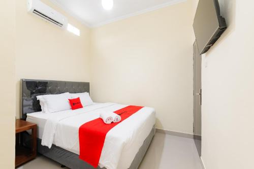 Bekasi Hotel | RedDoorz Syariah at Kampung Sawah Jatimurni Bekasi