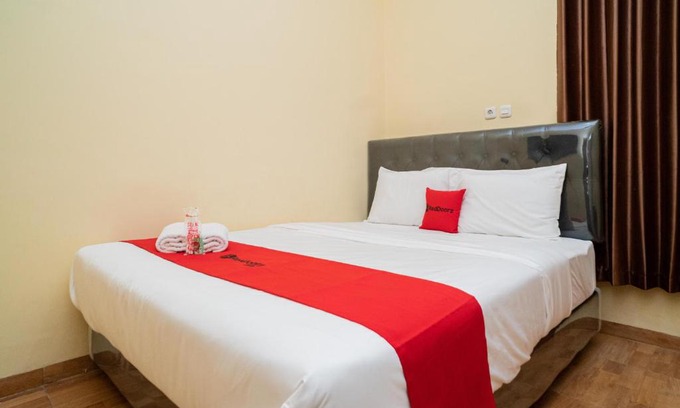 Surabaya Hotel | RedDoorz Syariah near Jembatan Merah Plaza