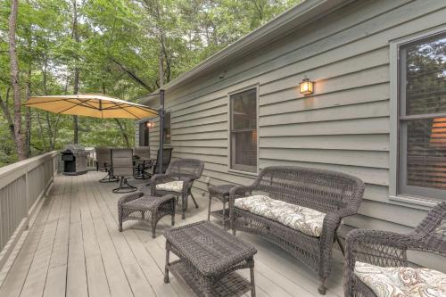 Big Canoe Villa | Reel Bliss Cabin - Cozy rustic interiors Wifi fireplace and lake access